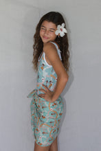 Load image into Gallery viewer, Nuka | Sarong | Green Lei Hula
